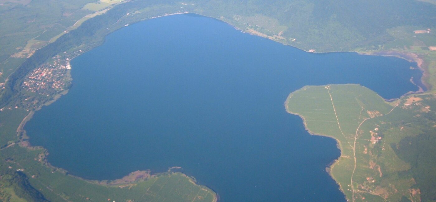 Vista aerea del lago di Vico