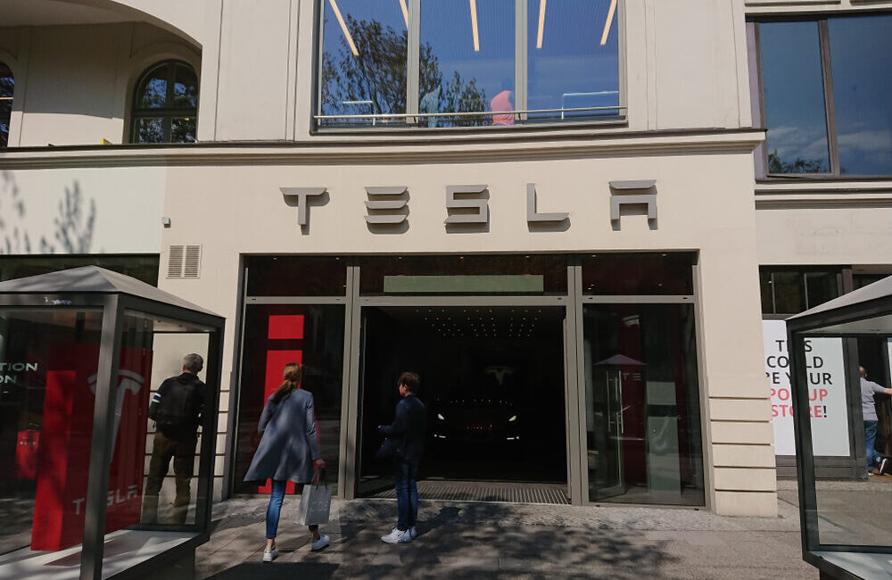 Logo Tesla