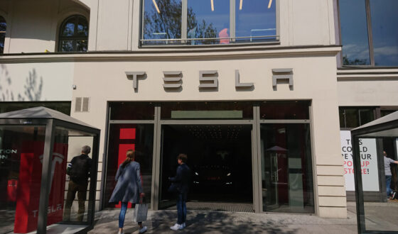 Logo Tesla