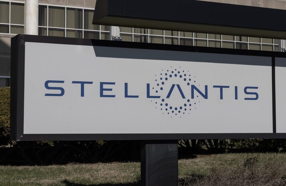 Logo Stellantis