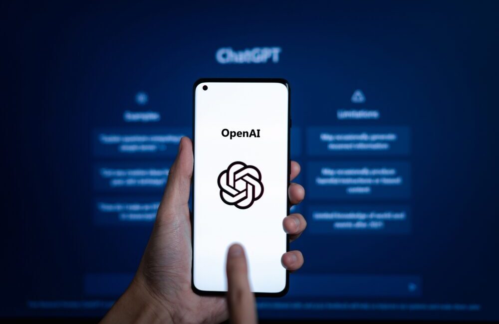 ChatGPT in azione su smartphone