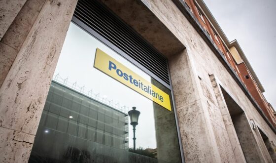 Nuovo ATM Postamat di Poste Italiane