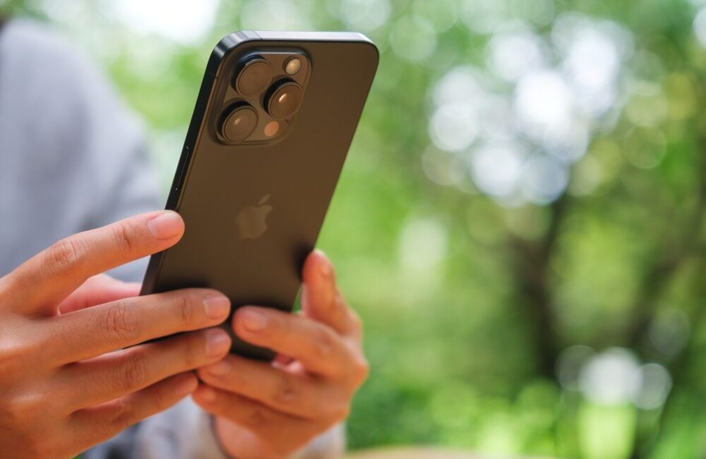 Riproduzione animazione iPhone Duo su Galaxy Z Fold 8