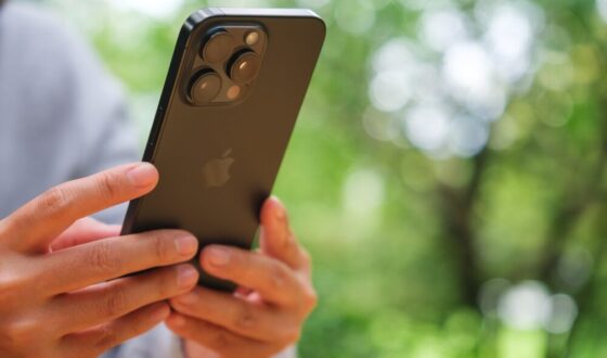 Riproduzione animazione iPhone Duo su Galaxy Z Fold 8