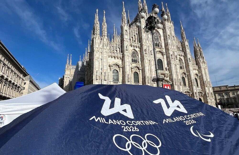 Volontari di Milano Cortina durante le Olimpiadi