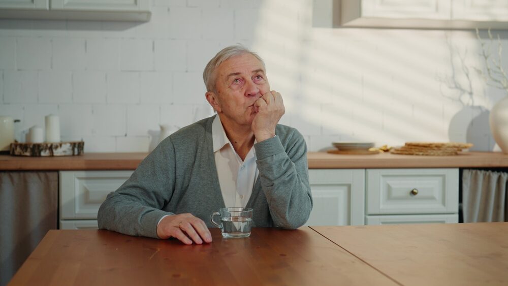 Nonni che utilizzano l'intelligenza artificiale per creare ricordi familiari