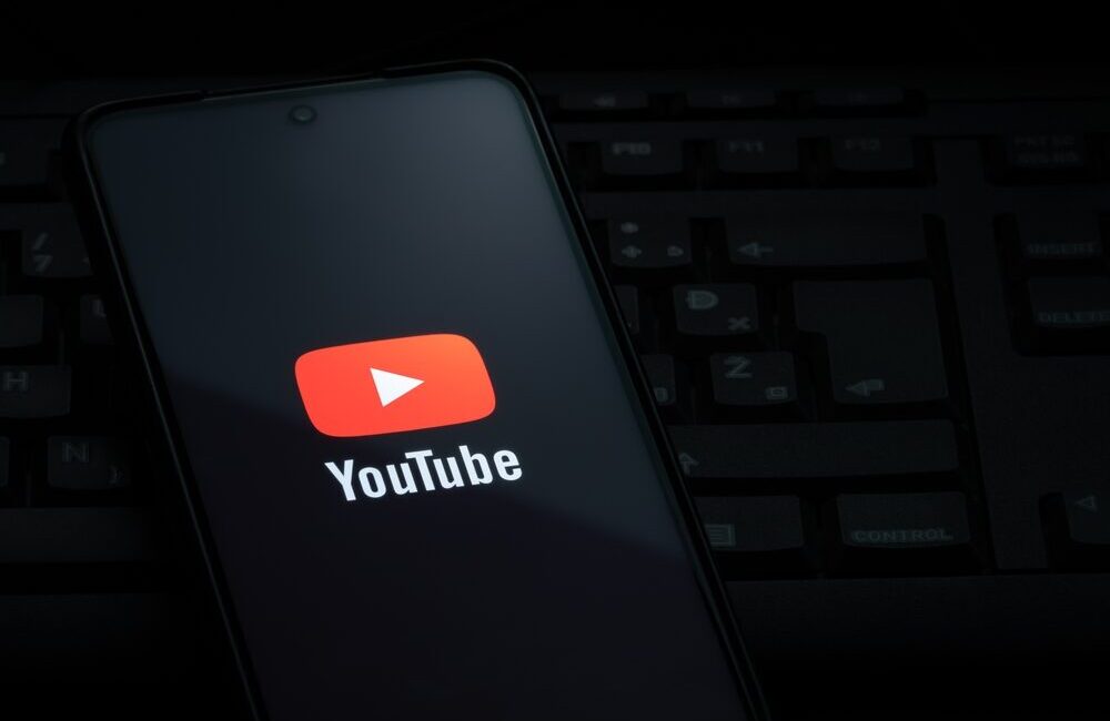 Screenshot del pulsante 'non mi piace' nel menu a tre puntini di YouTube