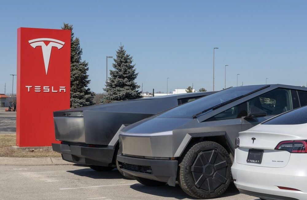 Immagine rappresentativa della fusione tra Tesla e SpaceX